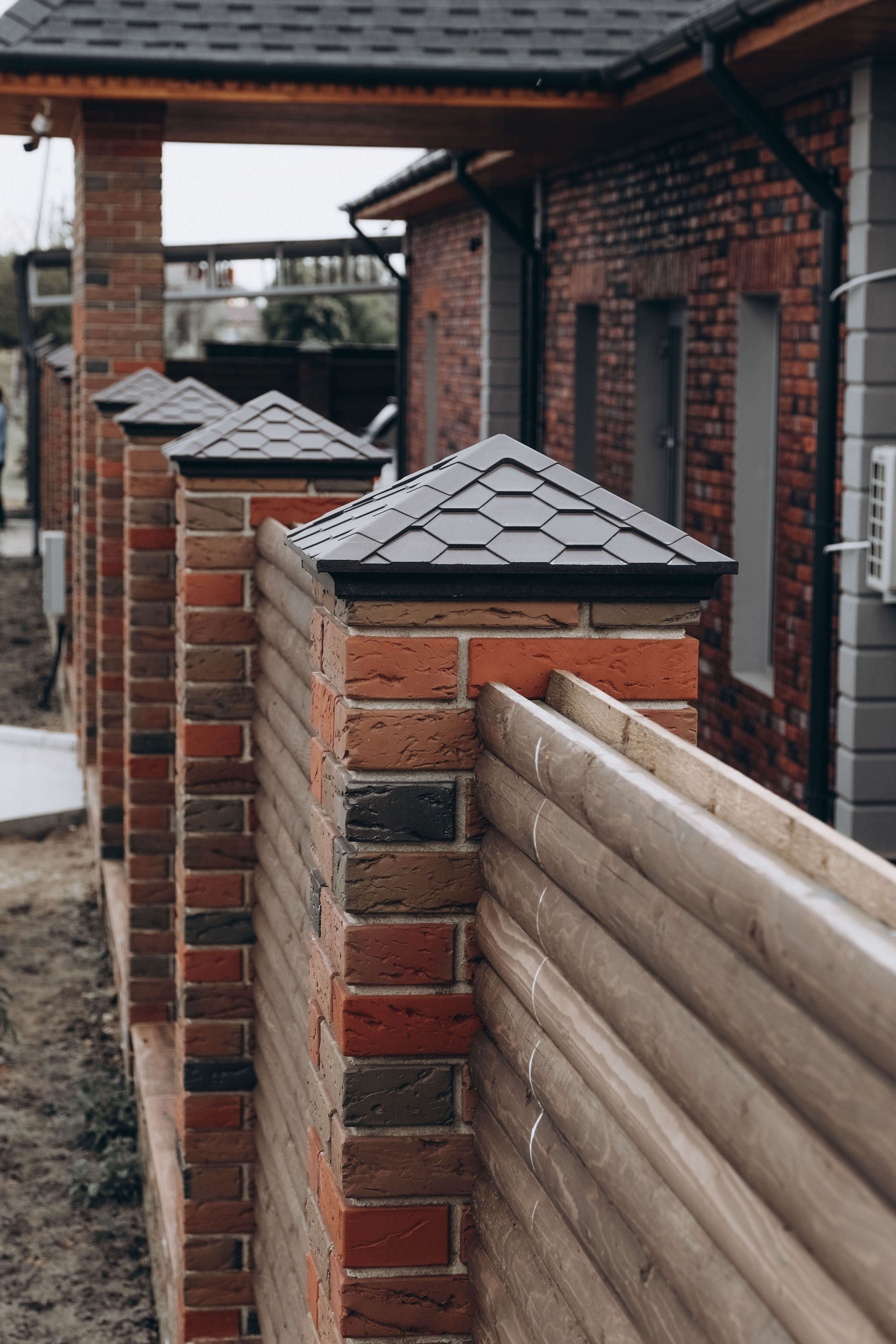 Колпак Zking Эверест Коричневый на столб 1.5х1.5 кирпича (390х390мм) в Октябрьском фото